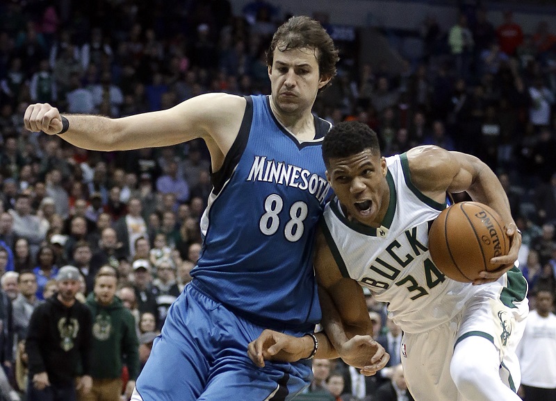 НБА: Дабл-дабл Јокића у тријумфу Денвера, Бјелица солидан у поразу Минесоте, резерве Спарса боље од Вориорса